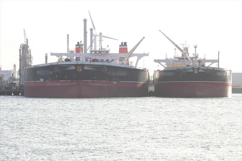  2艘 VLCC 油船出售