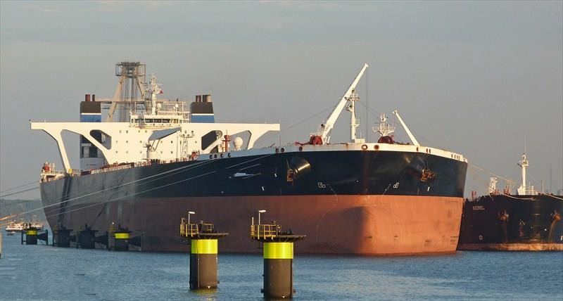  2艘 VLCC 油船出售