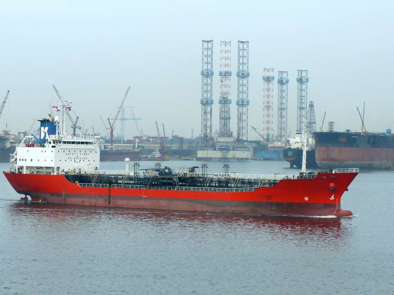 出售日本造8511吨油化船