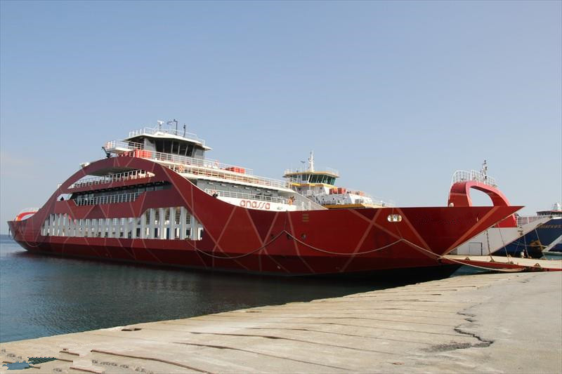 出售希腊造1200客位230车位客滚船