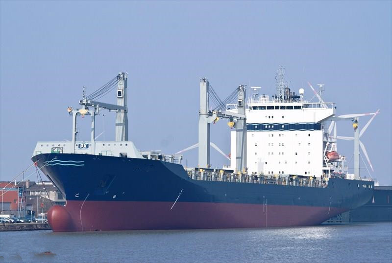 出售02年波兰造35977吨集装箱船
