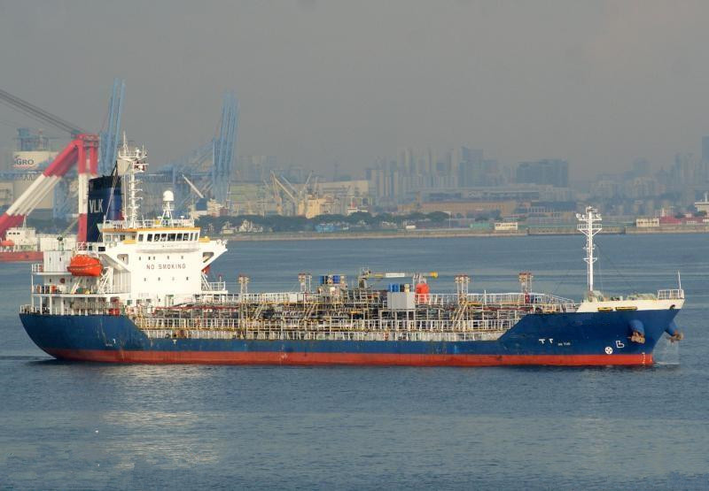出售2000年日本造8319吨不锈钢化学品船