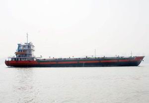 出售2013年造2800吨内河一级油船