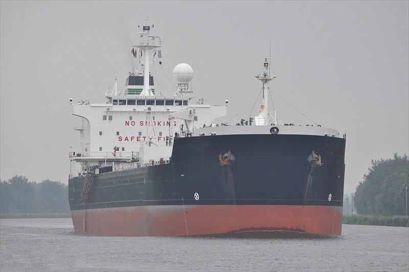 出售2艘03年韩国造37300吨成品油船