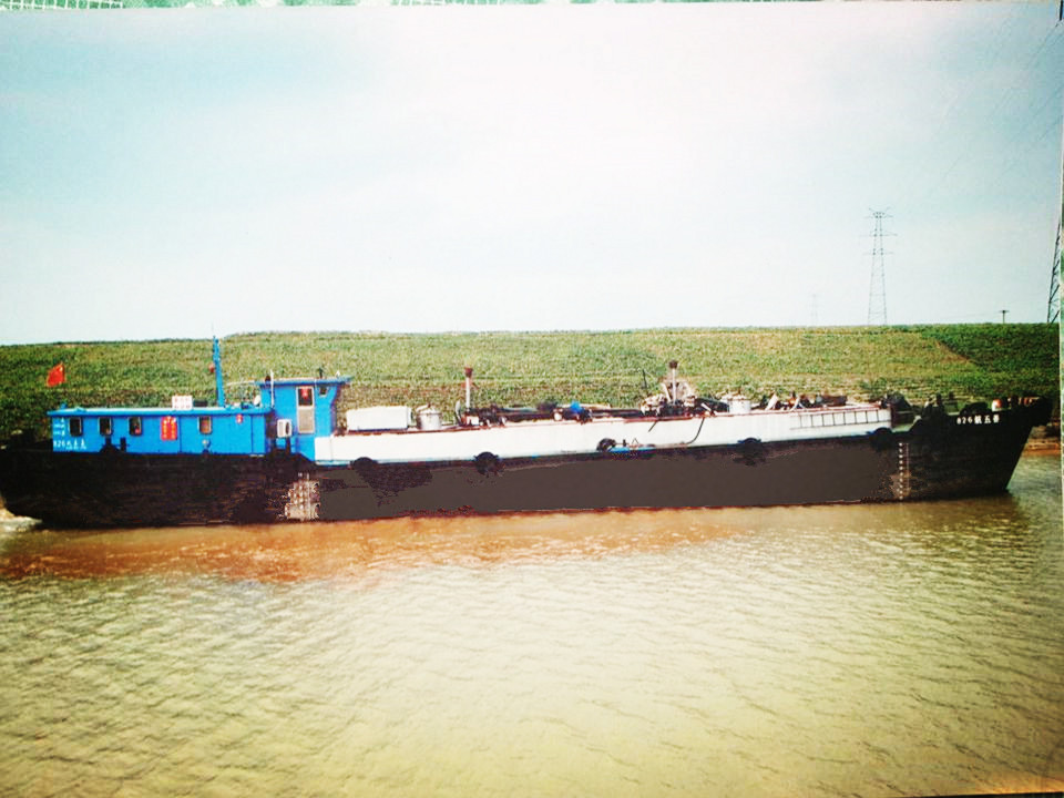 内河三级油船