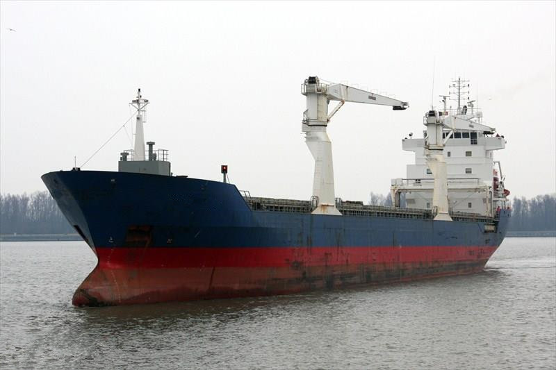 出售2艘06年中国造9775吨多用途货船