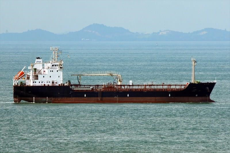 出售11年中国造6989吨成品油船