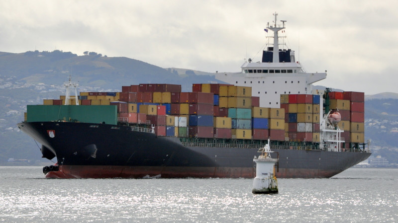 出售03年新加坡造33290吨集装箱船