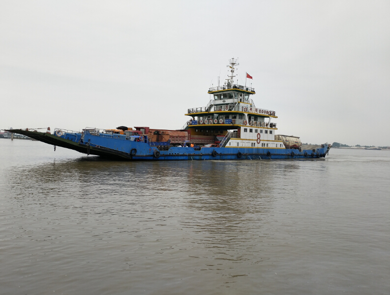 现有内河汽渡船一艘，可用于桥梁建设，汽渡运输，矿山卸货等作业