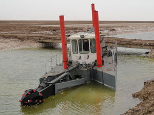 青州永生环保清淤装备出售14寸绞吸式挖泥船