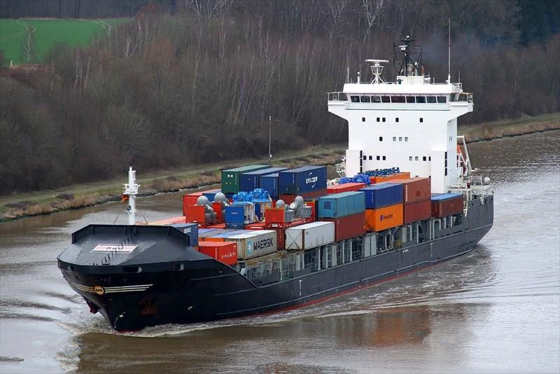 出售2艘07年中国造8300吨集装箱船