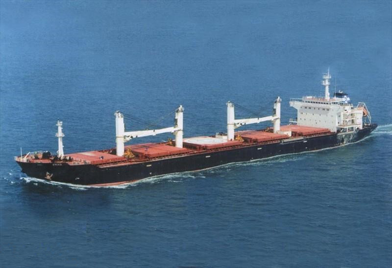 出售02年上海船厂造50220吨散货船