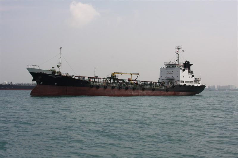 出售92年日本造3060吨油船