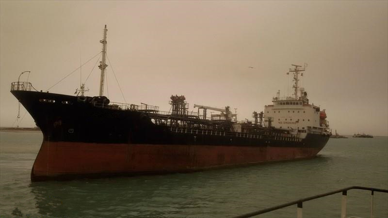 出售90年日本造5953吨油船