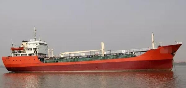 出售2000吨双底双壳沿海油船一艘