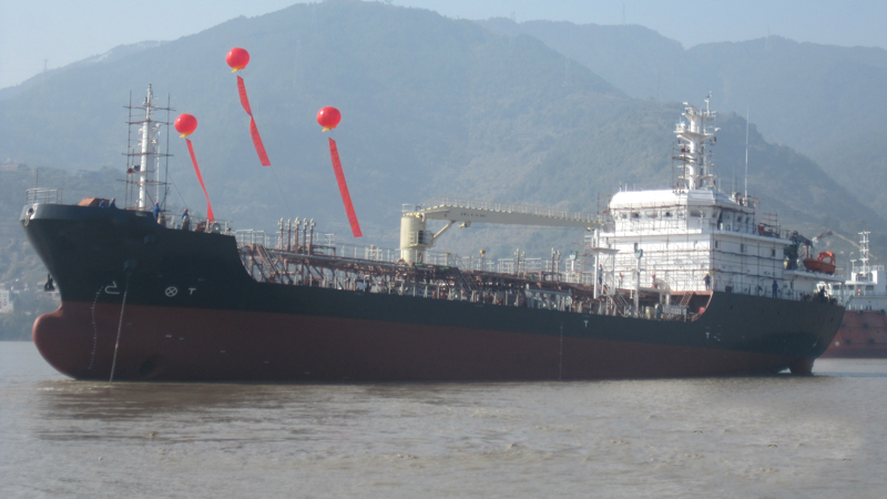 出售3500吨外贸成品油船