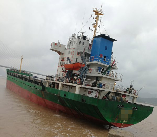 出售2005年造5100吨近海双壳干货船
