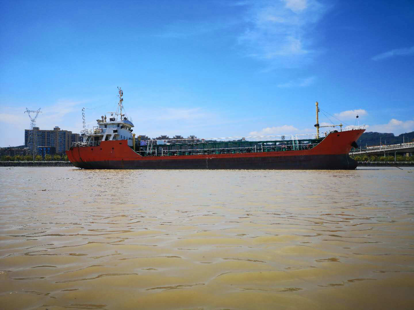 售2009年980T沿海大马力单壳油船