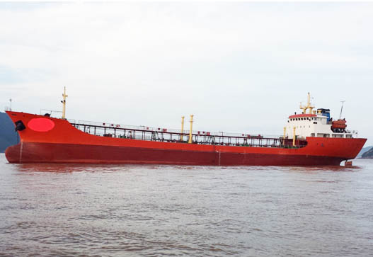 出售2002年造4750吨近海一级油船