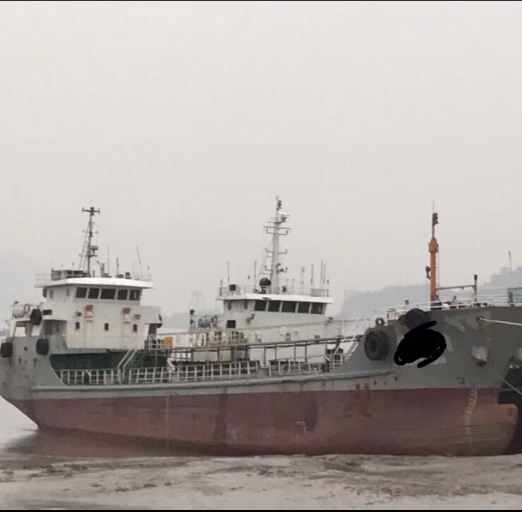 出售2005年994吨污油船
