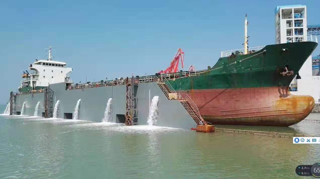 出售2010年造5500吨举力浮船坞