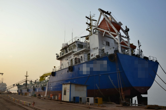 出售CCS入级4300吨油船