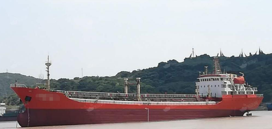 出售2003年造 6100吨双底双壳油船