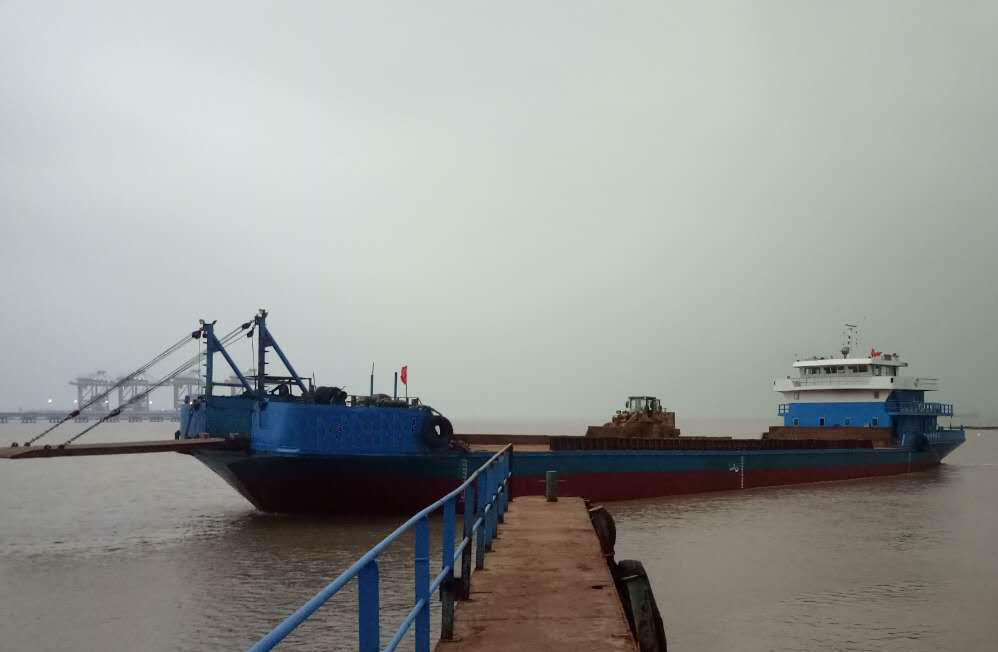 出售2011年造2000吨沿海自航驳船