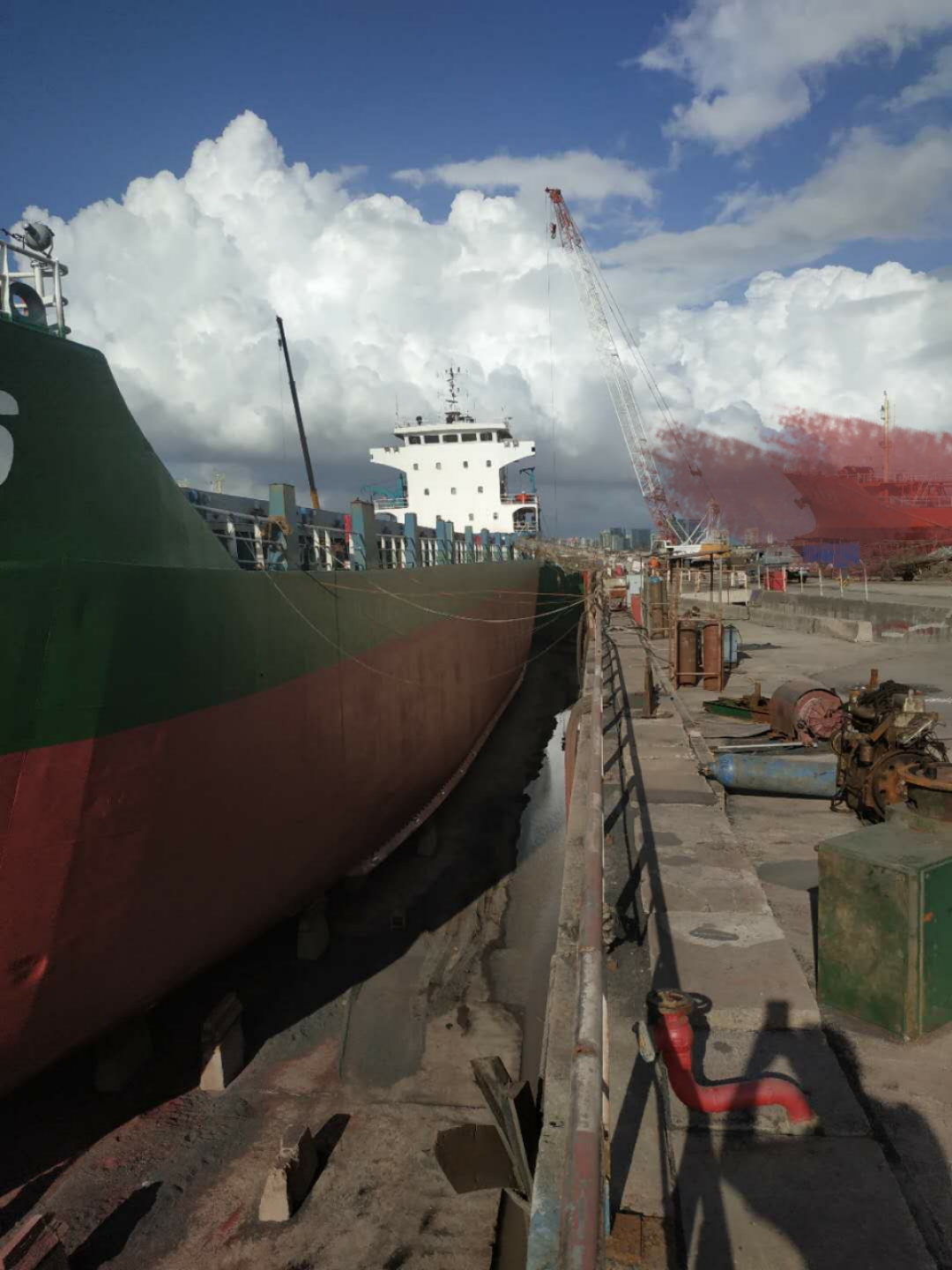 出售10500吨08年造近海多用途船。可装集装箱或干散杂货。