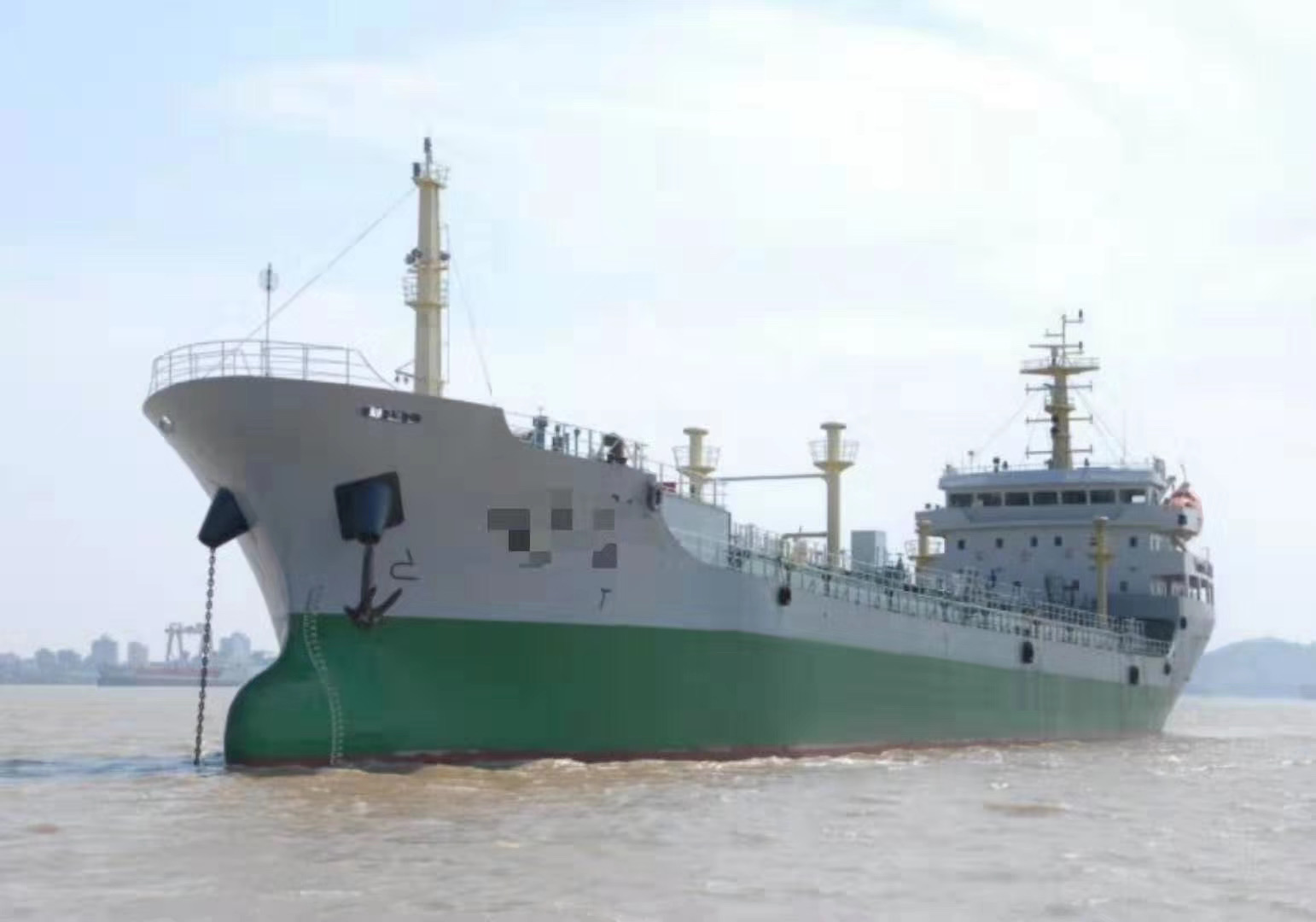 售6100吨油船