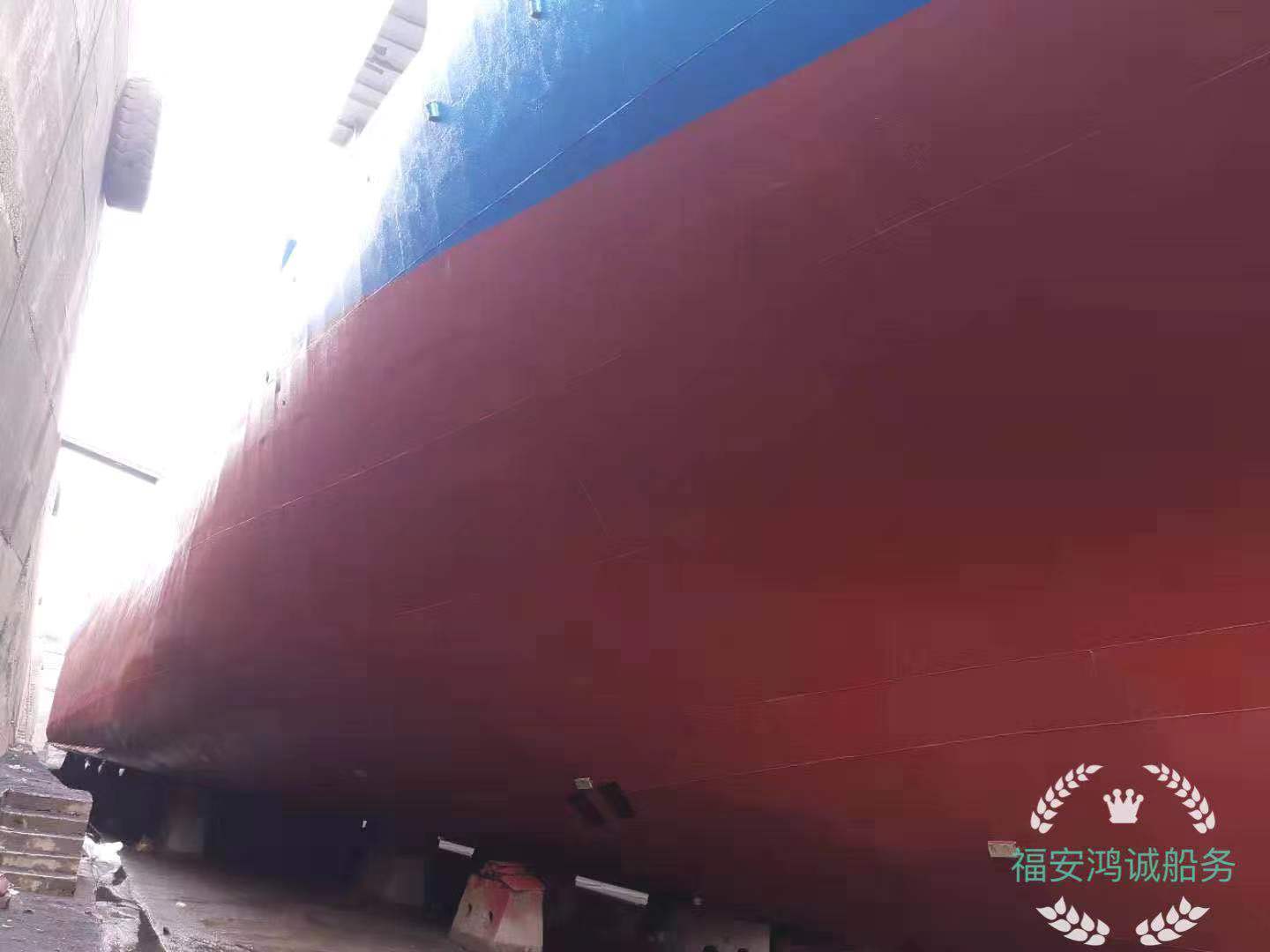 出售4200吨多用途船：舱内集装箱108TEU