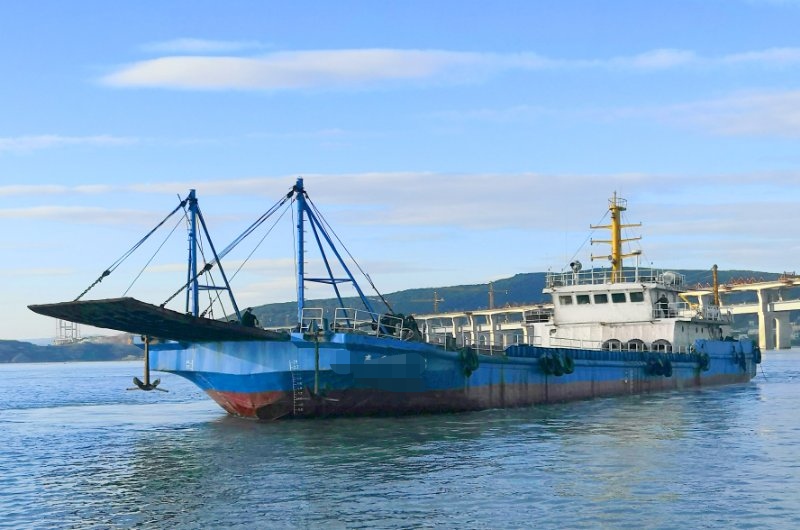 出售2010年800吨丁类甲板货船带跳板