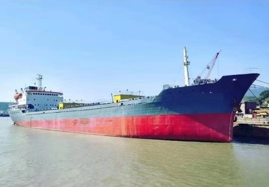 出售6300吨集装箱船