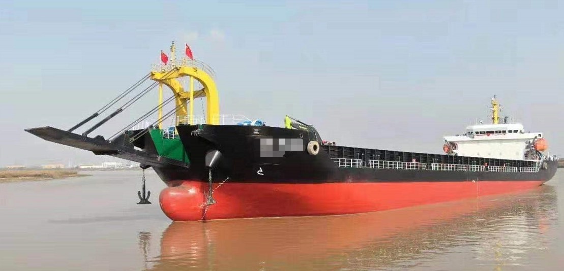 出售8600吨驳船