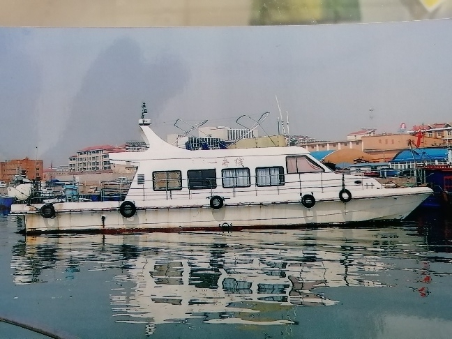 两条玻璃钢40人旅游客船