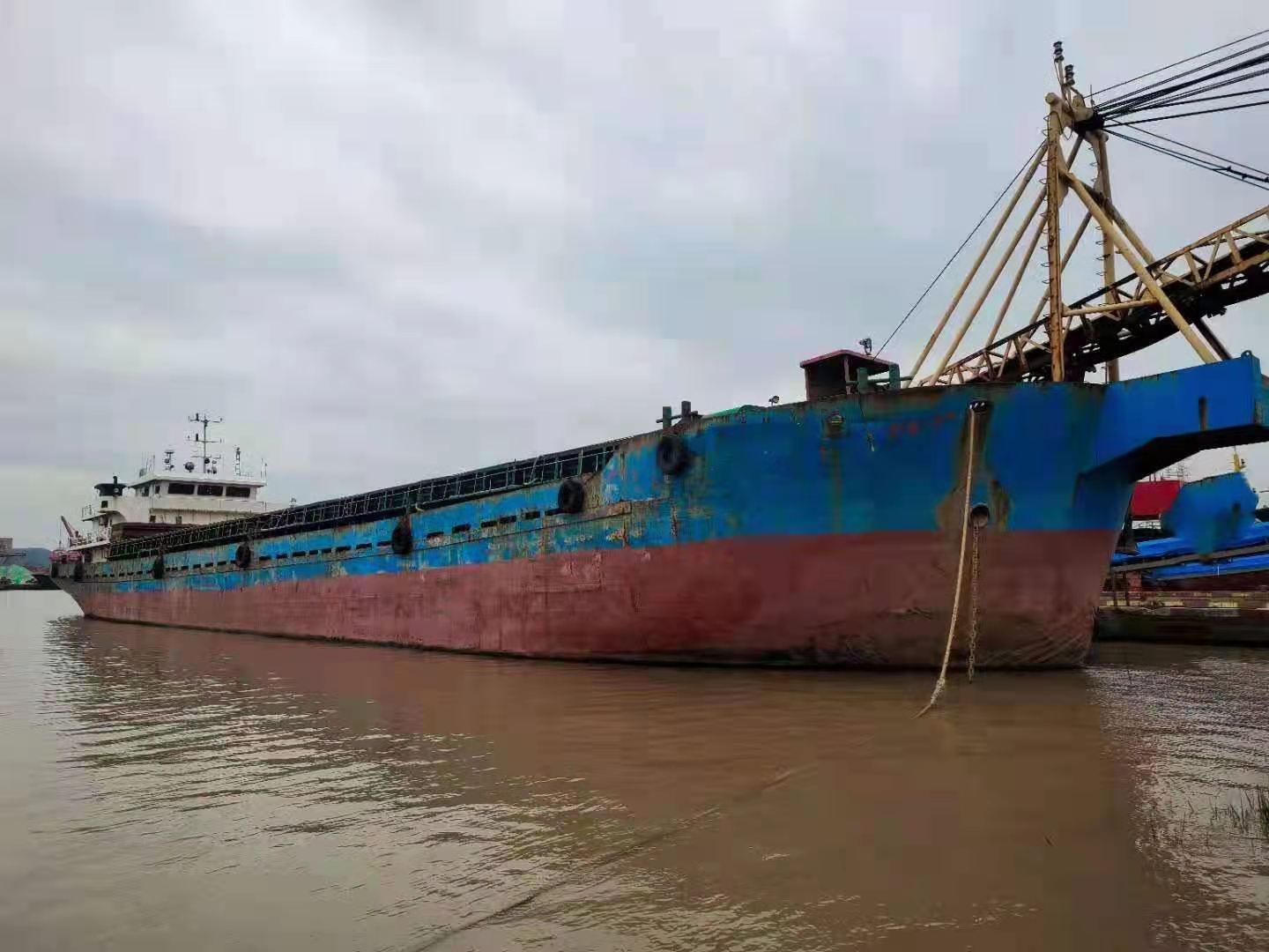 售：2017年沿海2500吨自卸砂船