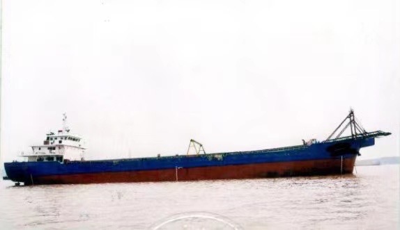 出售4050吨自卸沙船