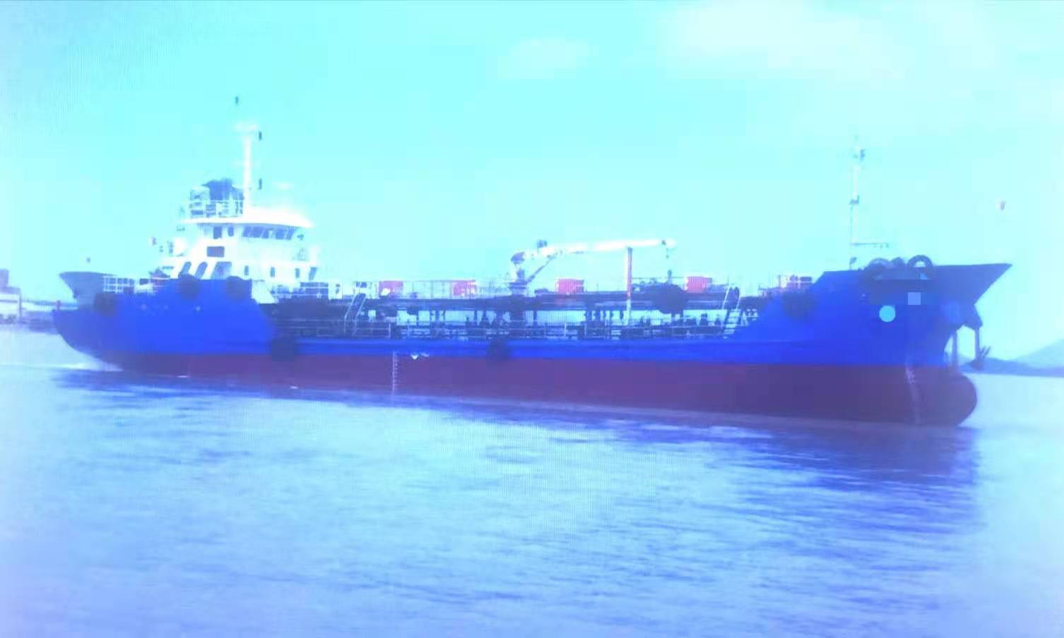 售2012年底900吨近海双底双壳油船