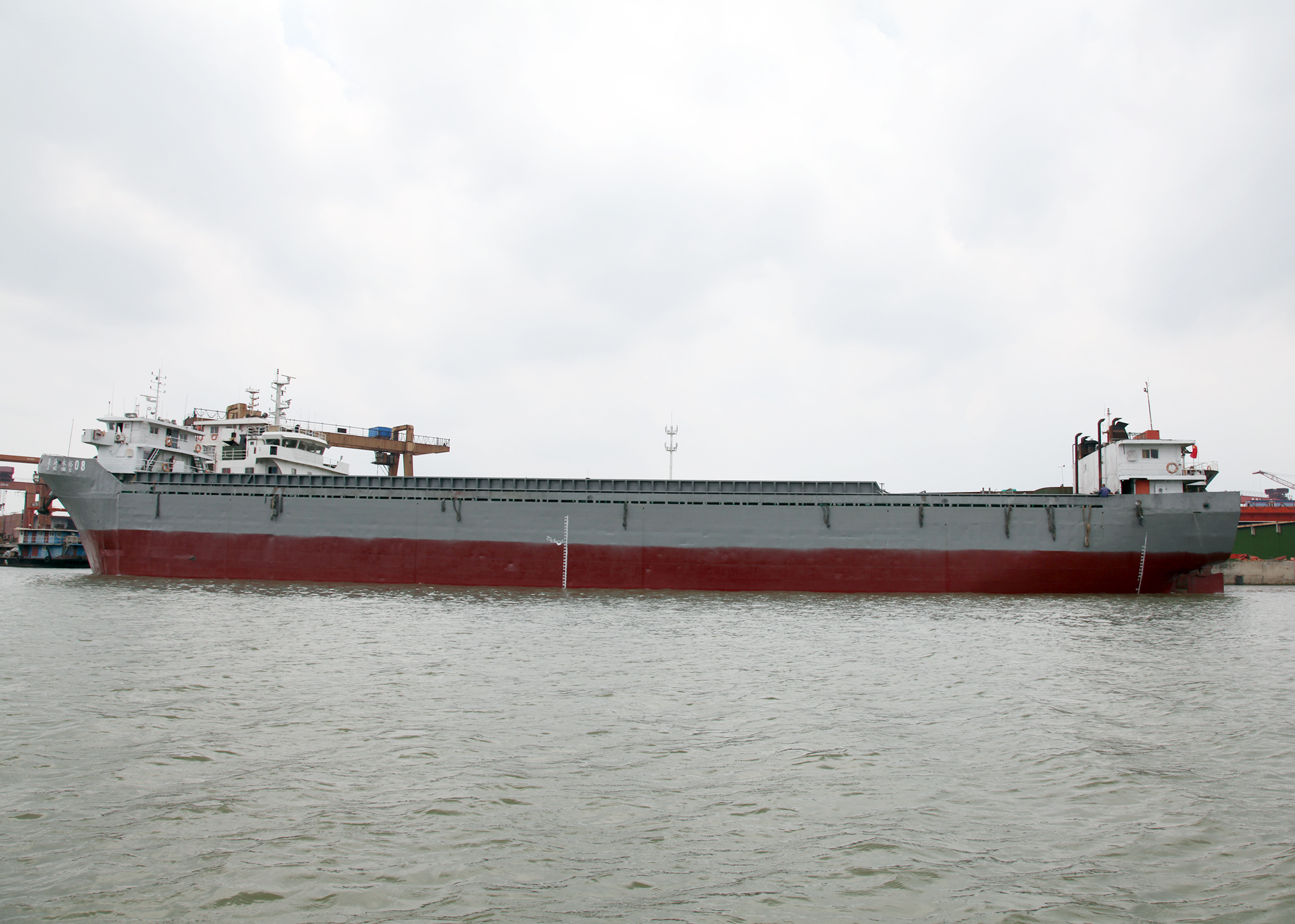 出售2006年3500吨沿海集装箱船