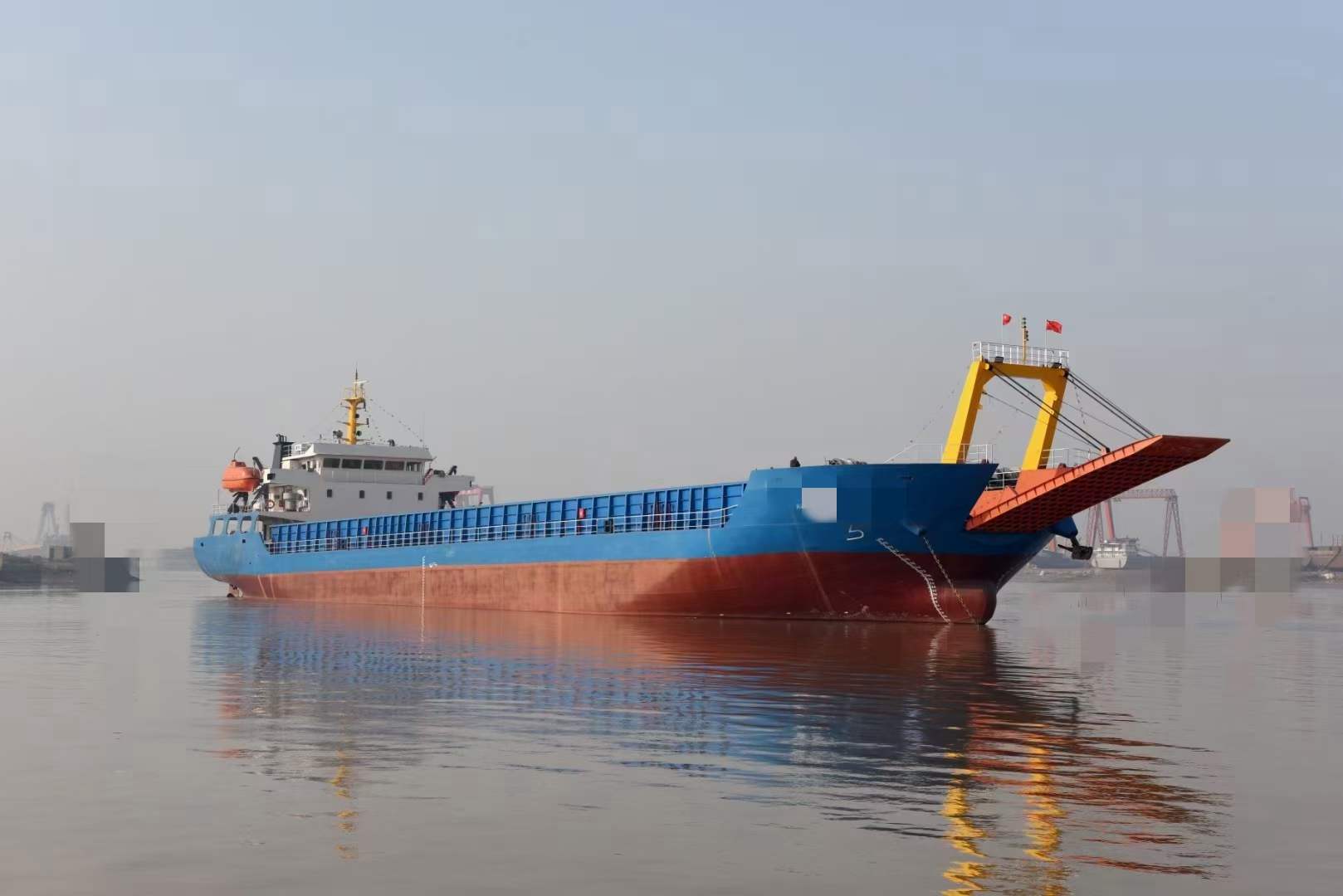 出售2900吨新造甲板船