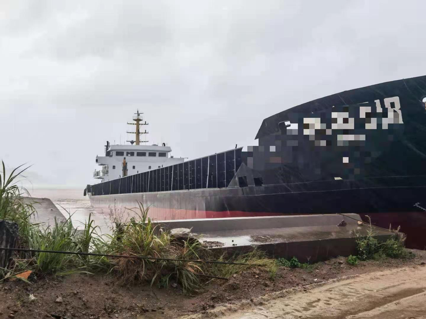 出售2015年载重4000吨甲板货船