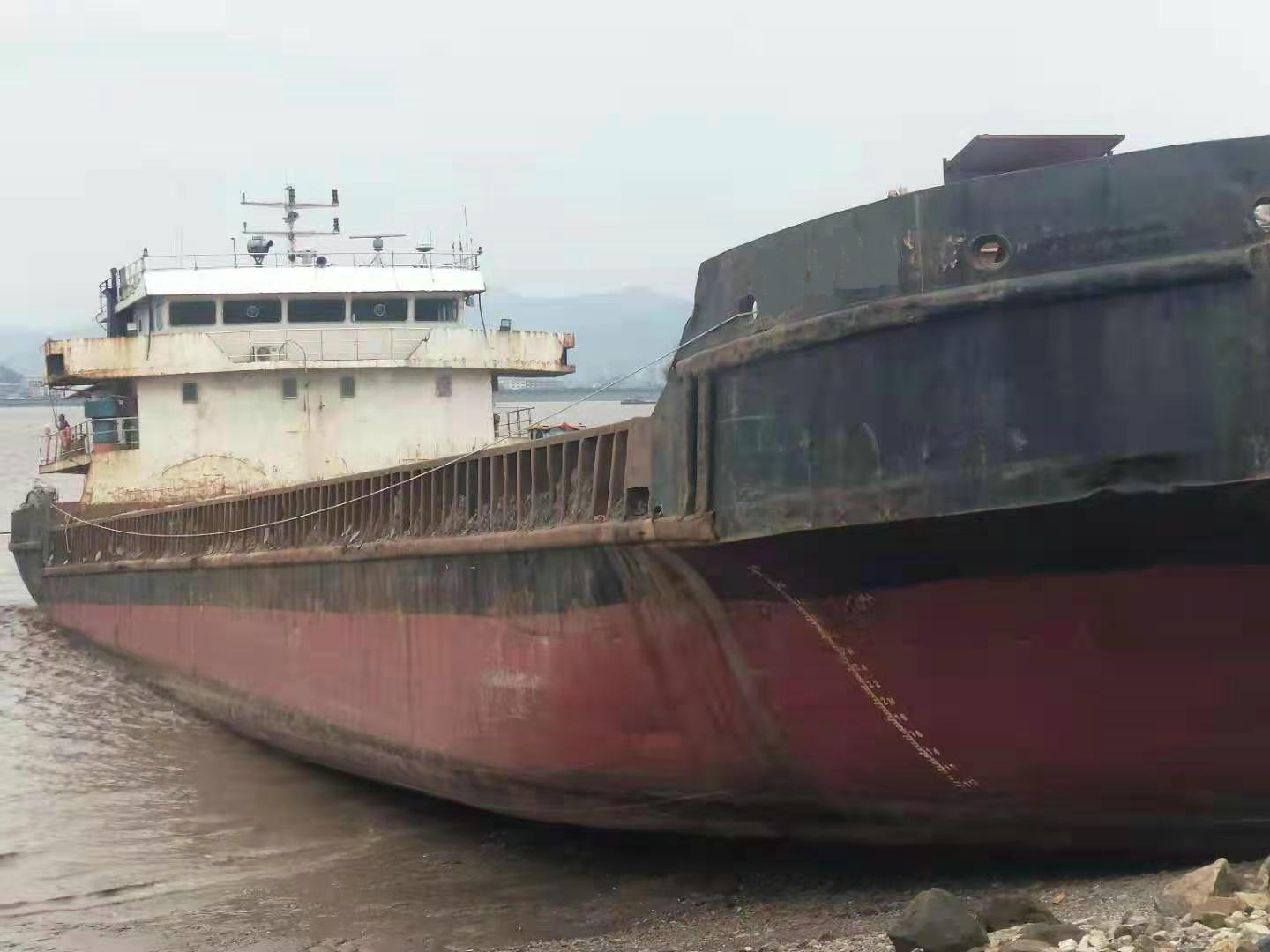 售：2013年沿海2300吨甲板货船