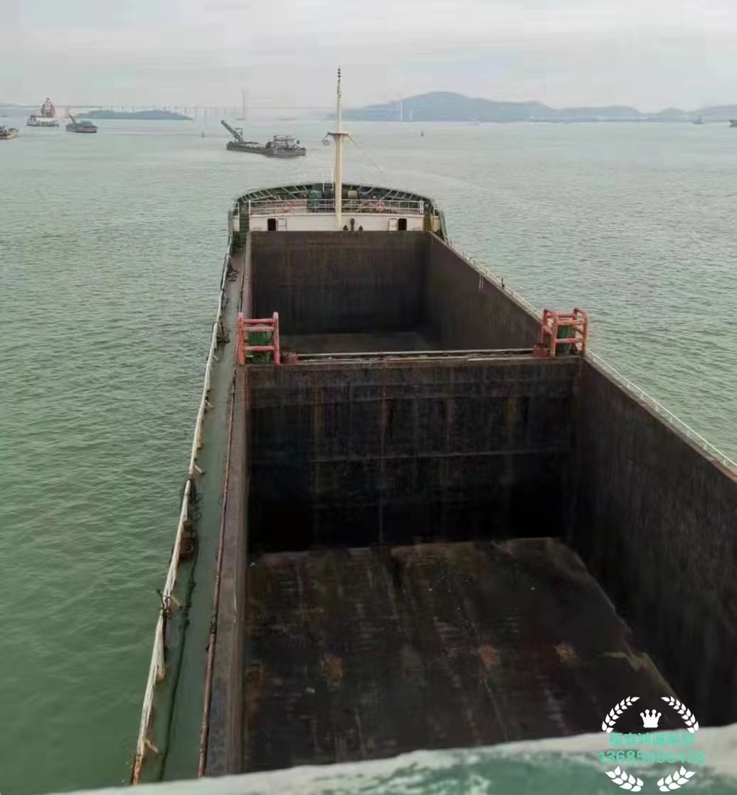 出售3100吨集装箱船： 双底双壳结构/ 2006年台州建造/