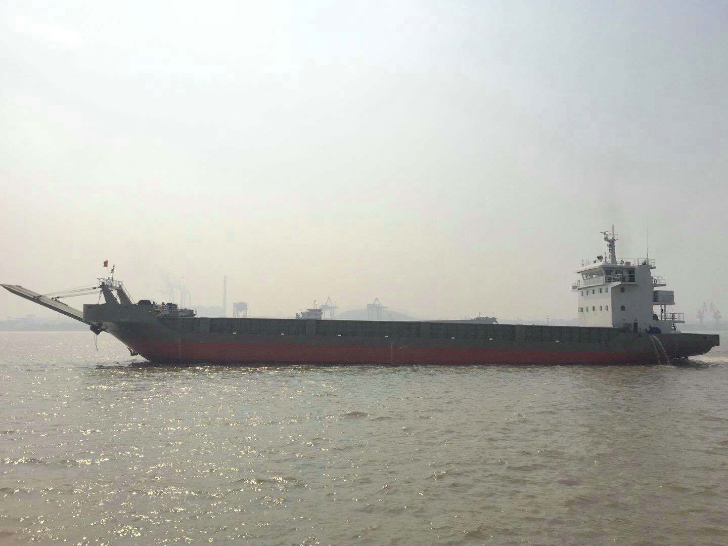 售2015年4000吨沿海自航甲板驳船