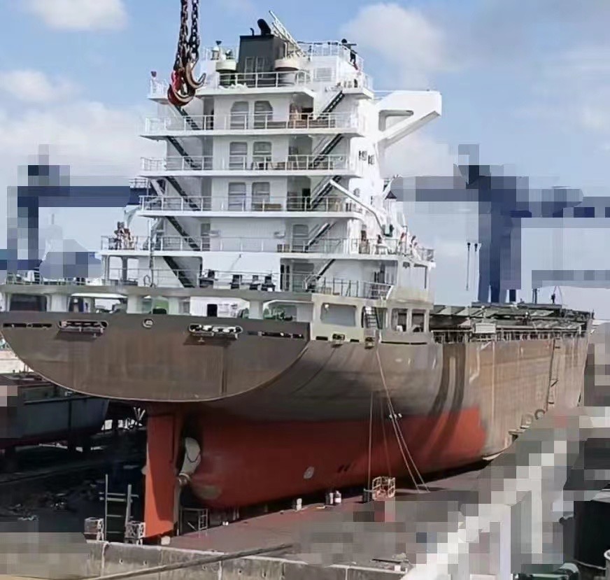 出售新造15500吨集装箱船