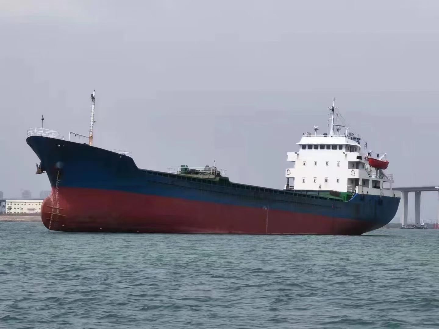 出售直接船东 在航02年3100吨干货船