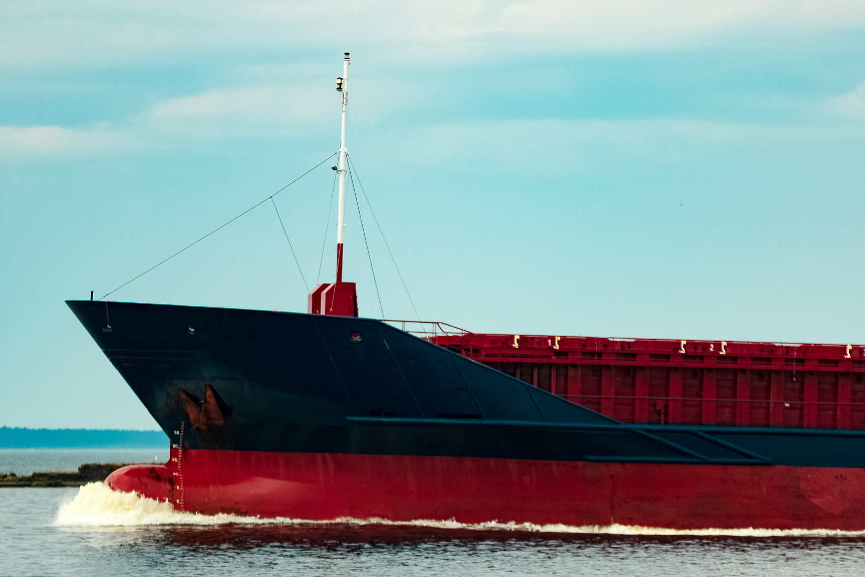 出售近海沿海散货船14300吨