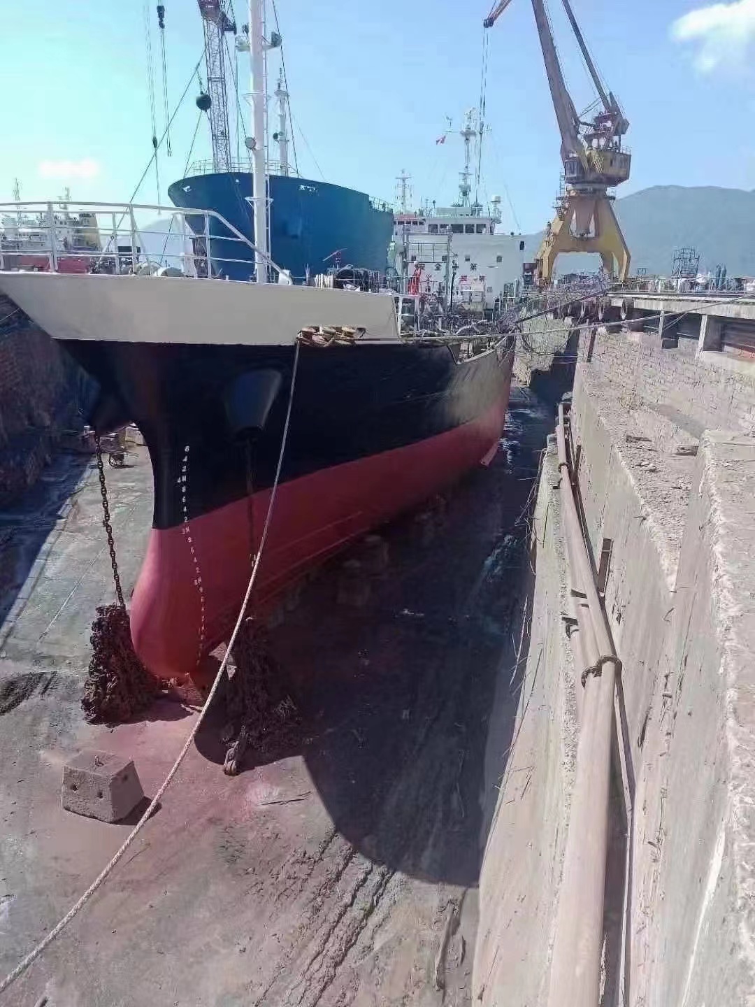 出售：日本93年1200吨双壳不锈钢油船