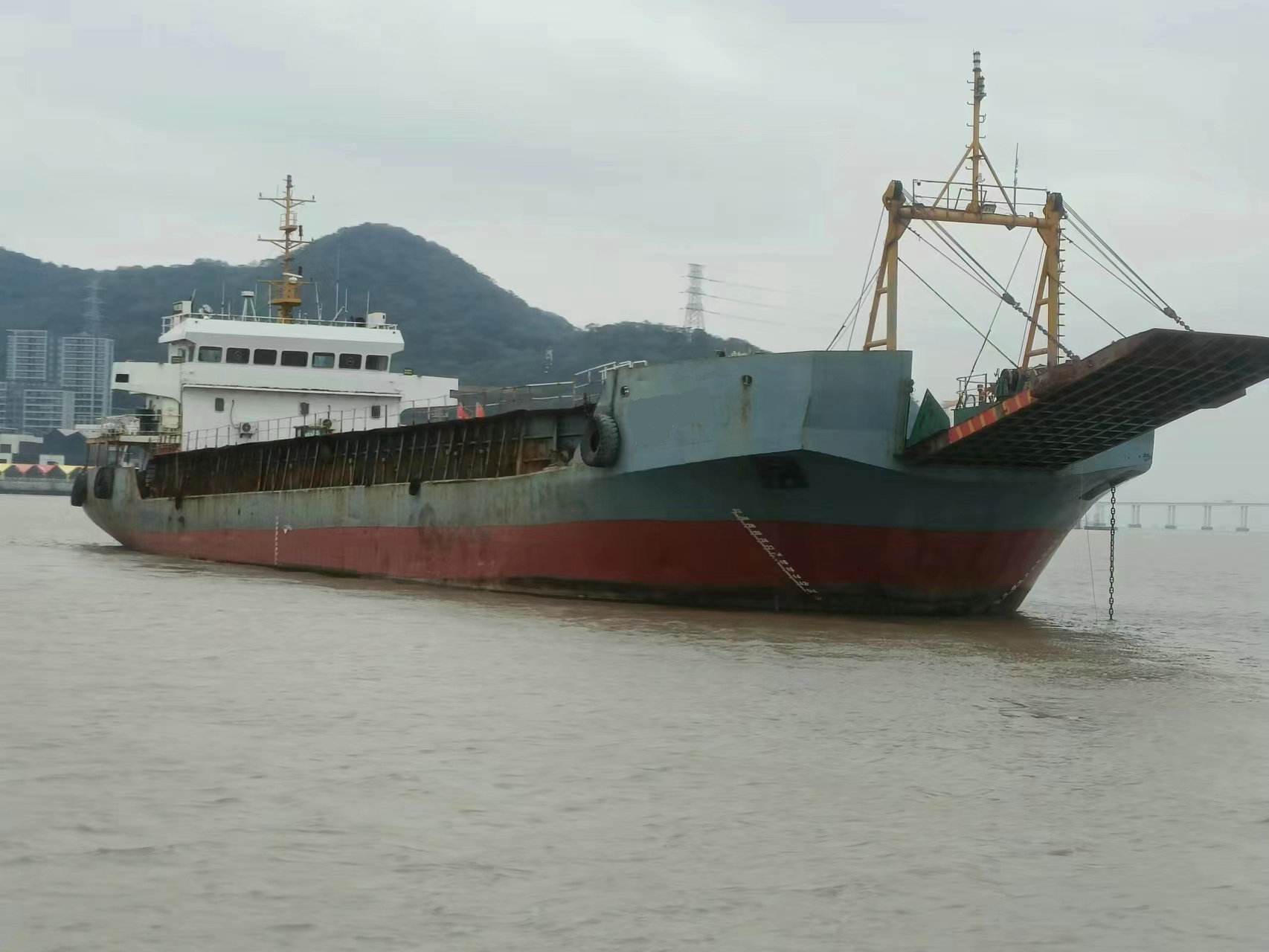 2050吨沿海甲板驳船