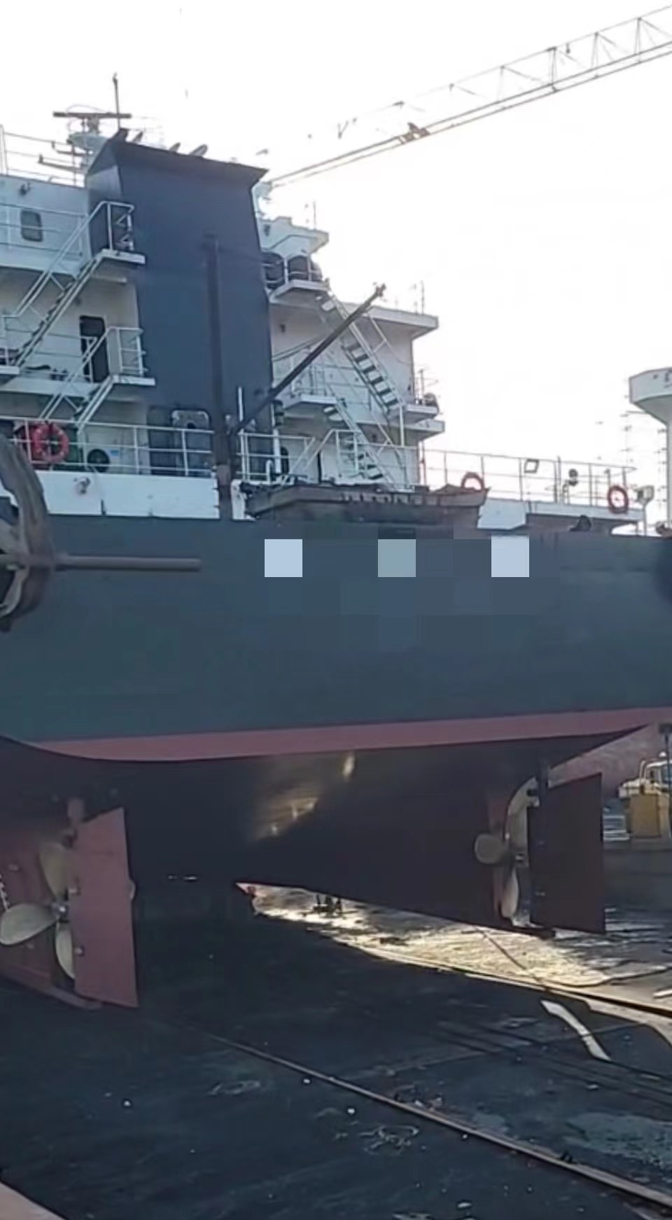 出售参考载货量5700吨甲板货船：  2018年江苏建造